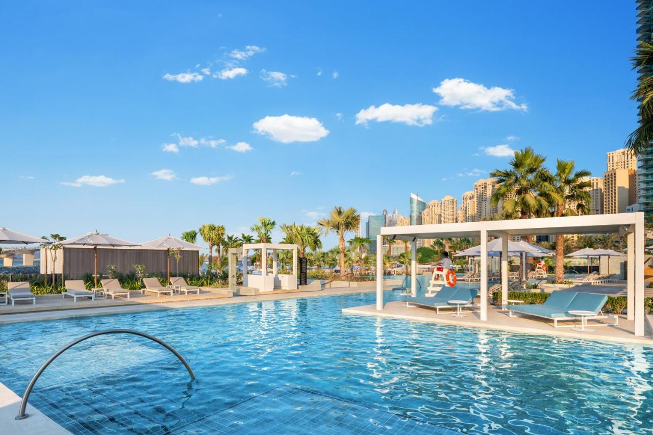 Address Beach Resort Dubai Esterno foto The swimming pool at the resort
