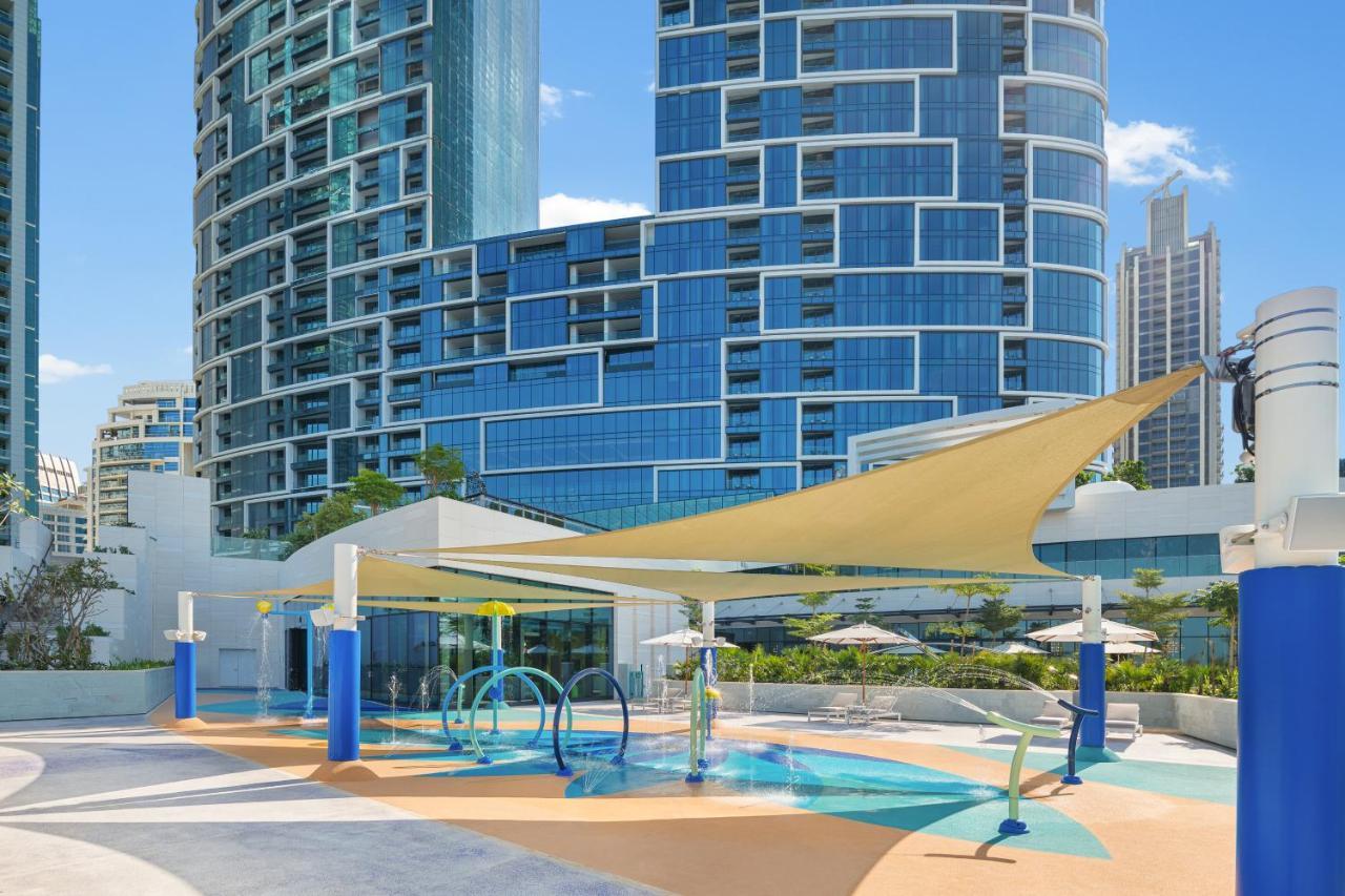 Address Beach Resort Dubai Esterno foto Children's playground at the complex