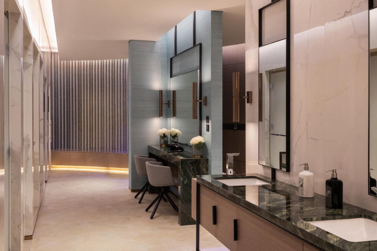 Address Beach Resort Dubai Esterno foto The private suite at the airport