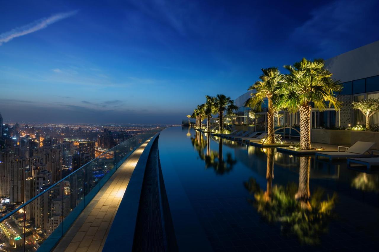 Address Beach Resort Dubai Esterno foto Infinity pool at the 88th floor of the hotel